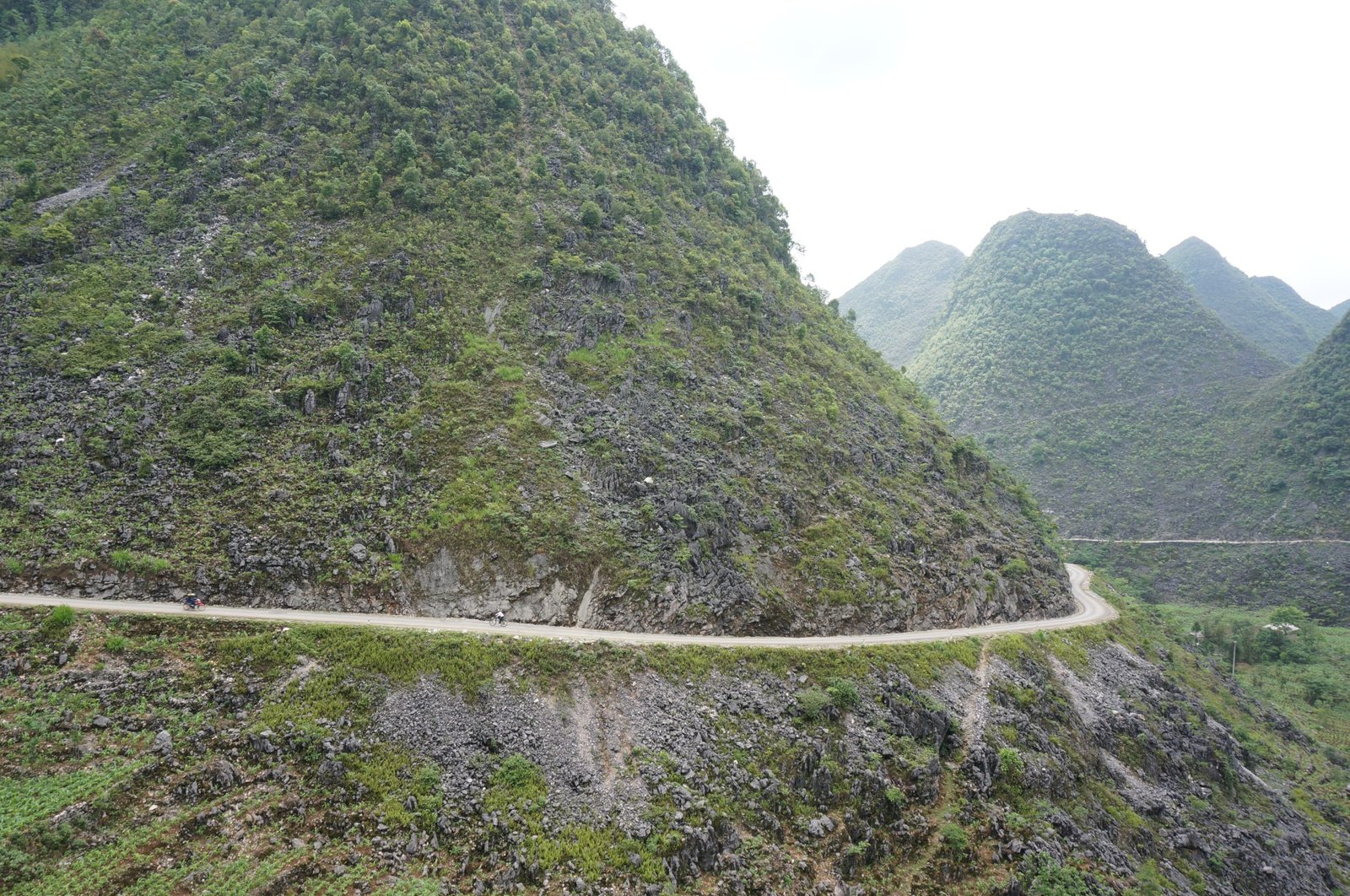 10-Day Ha Giang Loop & Hoang Su Phi Cycling Adventure